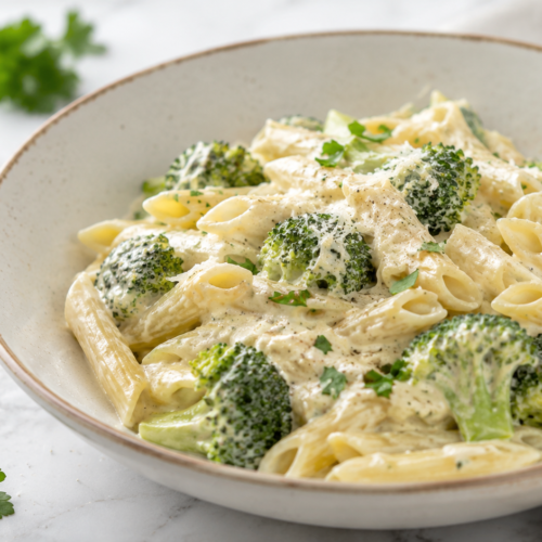 Brokkoli Sahne Soße in 15 Minuten cremig serviert mit Pasta