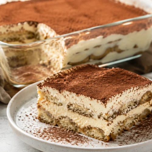 Tiramisu als fertiges Gericht appetitlich serviert